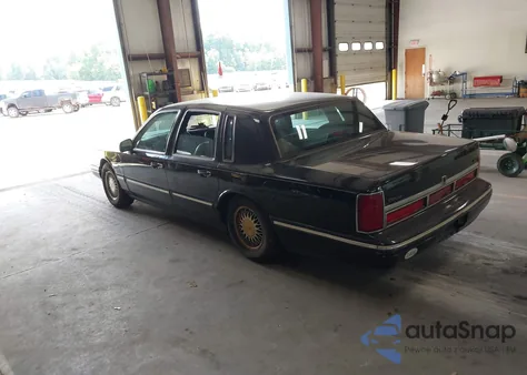 1997 Lincoln Town Car Signature from USA, damaged, VIN 1LNLM82W3VY753379